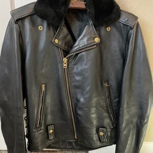 Vintage Medium Heavy Duty Leather Motorcycle Jacket in Black